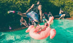 Best Place In The World To Chilling With Friends