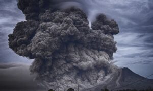 A volcano is erupted again in Japan
