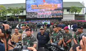 Mayjen TNI Rafael Granada Baay Pimpin Apel Gabungan TNI-Polri