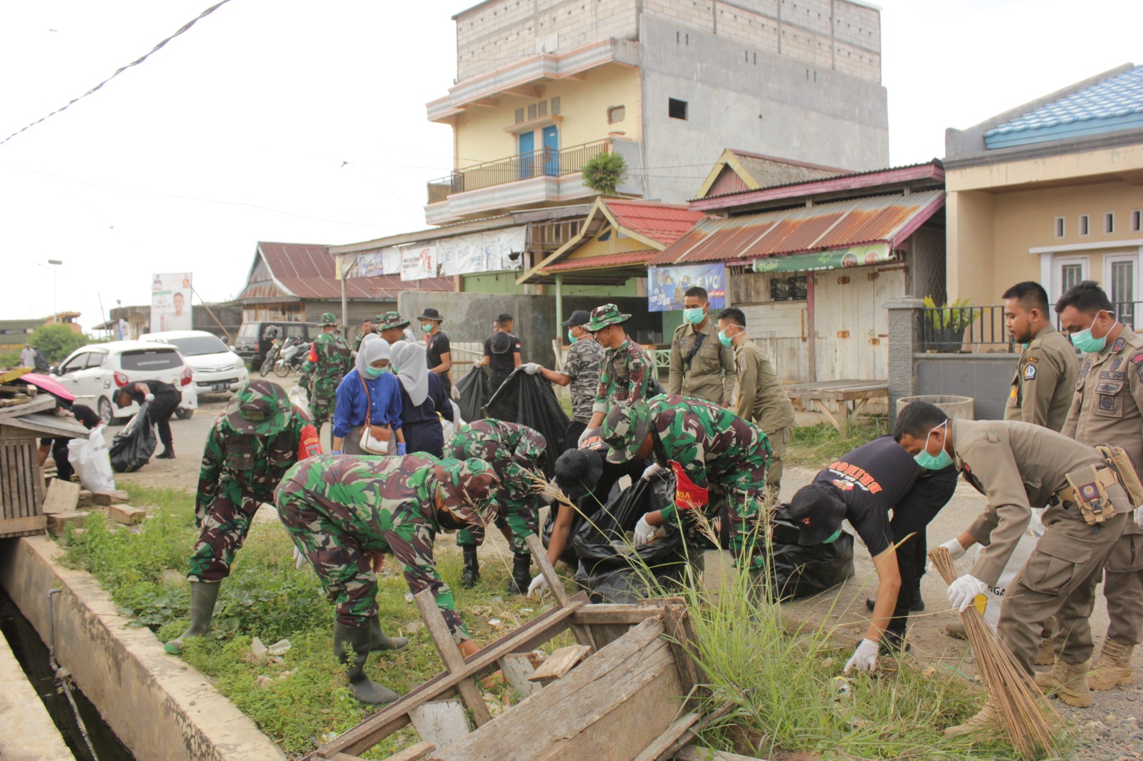 Dandim 1407 : Apapun Seragam dan Profesinya, Selaku Abdi Negara Berkewajiban Peduli Terhadap Masyarakat