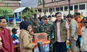 TNI Dirikan Posko Bencana dan Dapur Umum Bantu Warga Jarai Lahat
