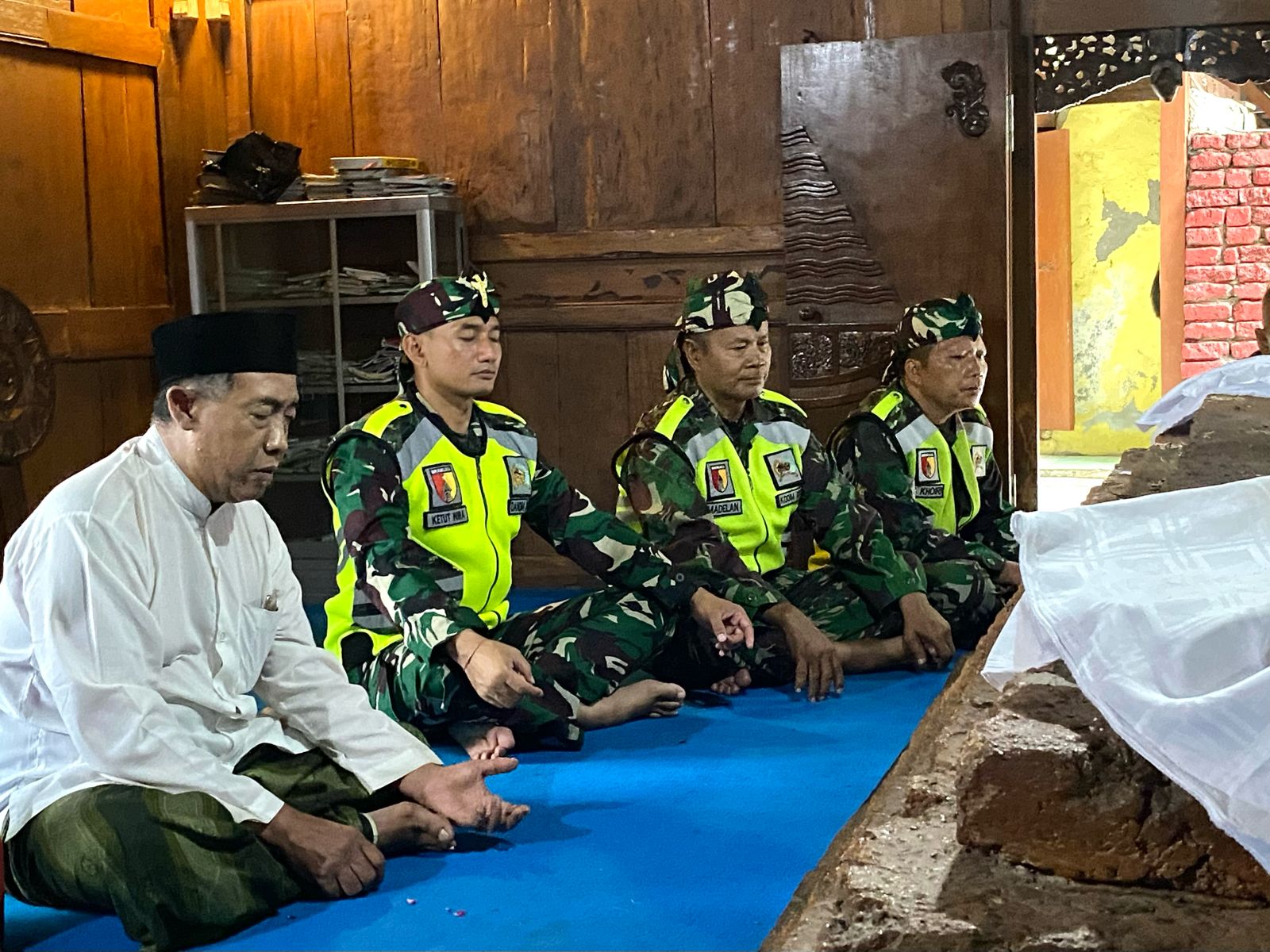 Dandim Letkol Wira Lakukan Ziarah