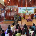 Anggota Satgas Yonif 721/Makkasau Pimpin Ibadah Gabungan Gereja