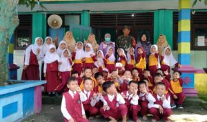 Babinsa Kodim Lamongan Sukseskan PIN Polio