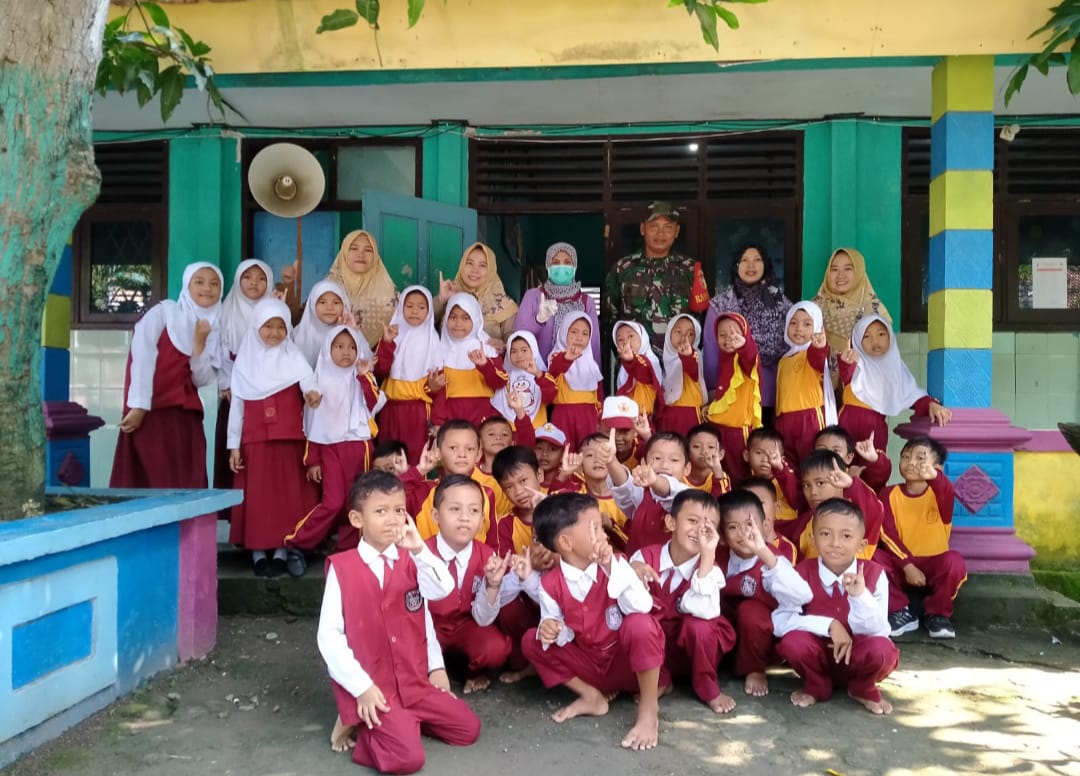 Babinsa Kodim Lamongan Sukseskan PIN Polio