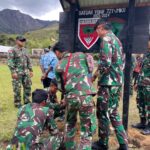 Dukung Material Untuk Gereja, Satgas Yonif 721 Buktikan Kemanunggalan