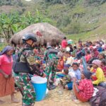 Satgas Pamrahwan Yonif 721/Makkasau Gelar Doa Bersama Jelang Pemilu