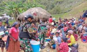 Satgas Pamrahwan Yonif 721/Makkasau Gelar Doa Bersama Jelang Pemilu