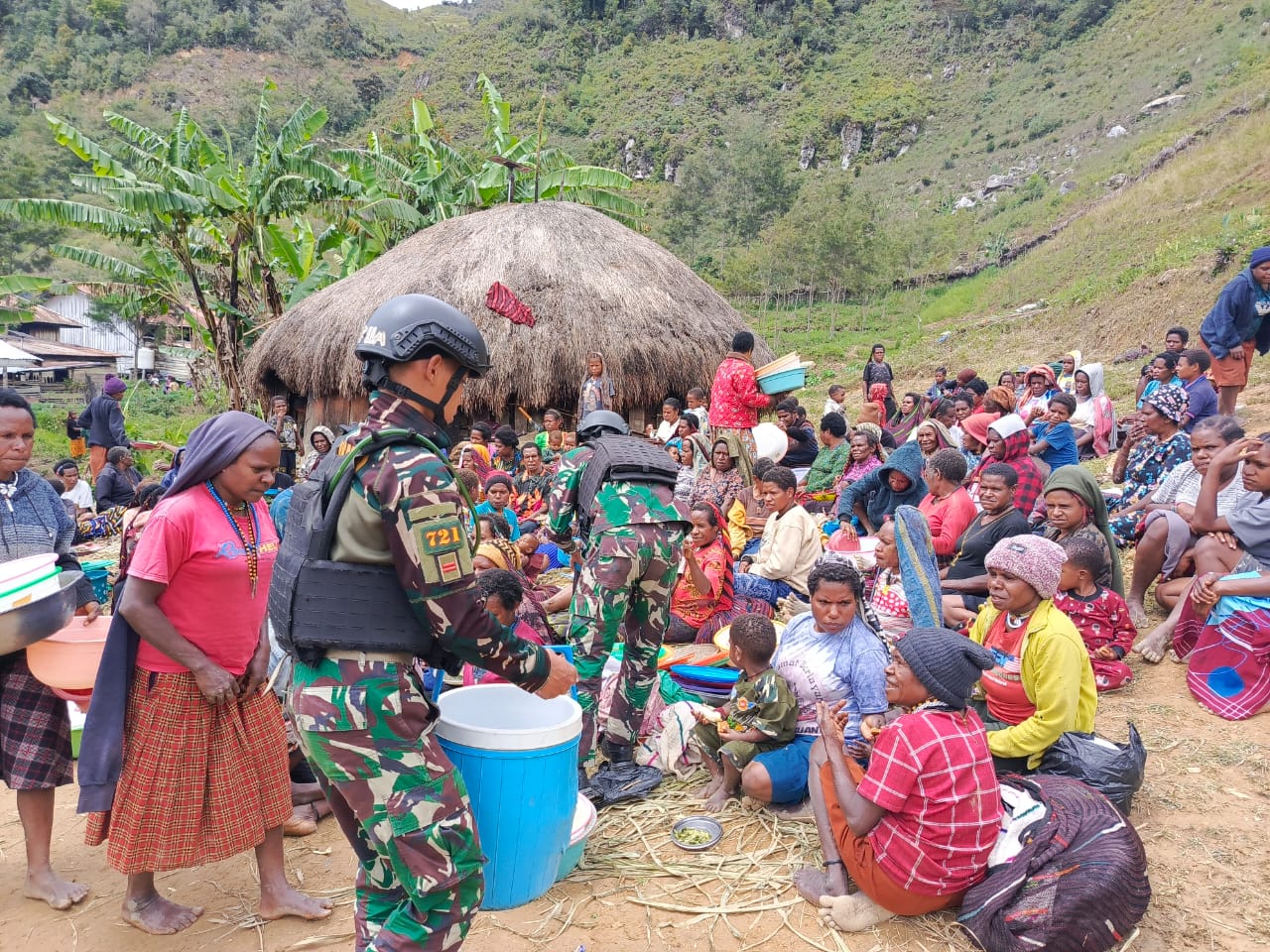 Satgas Pamrahwan Yonif 721/Makkasau Gelar Doa Bersama Jelang Pemilu