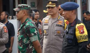 Bersama Kapolda Kalbar Dansatbrimob Lakukan Pengecekan Pos Pengamanan Pemilu
