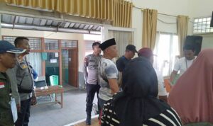 Rekapitulasi Penghitungan Suara Pemilu 2024 Tingkat Kecamatan Masih Berlangsung, Polresta Pontianak Tetap Siagakan Personelnya Dilokasi Kegiatan