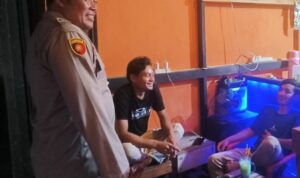 Ajak Jaga Kamtibmas, Polsek Sokan Sambangi Warga