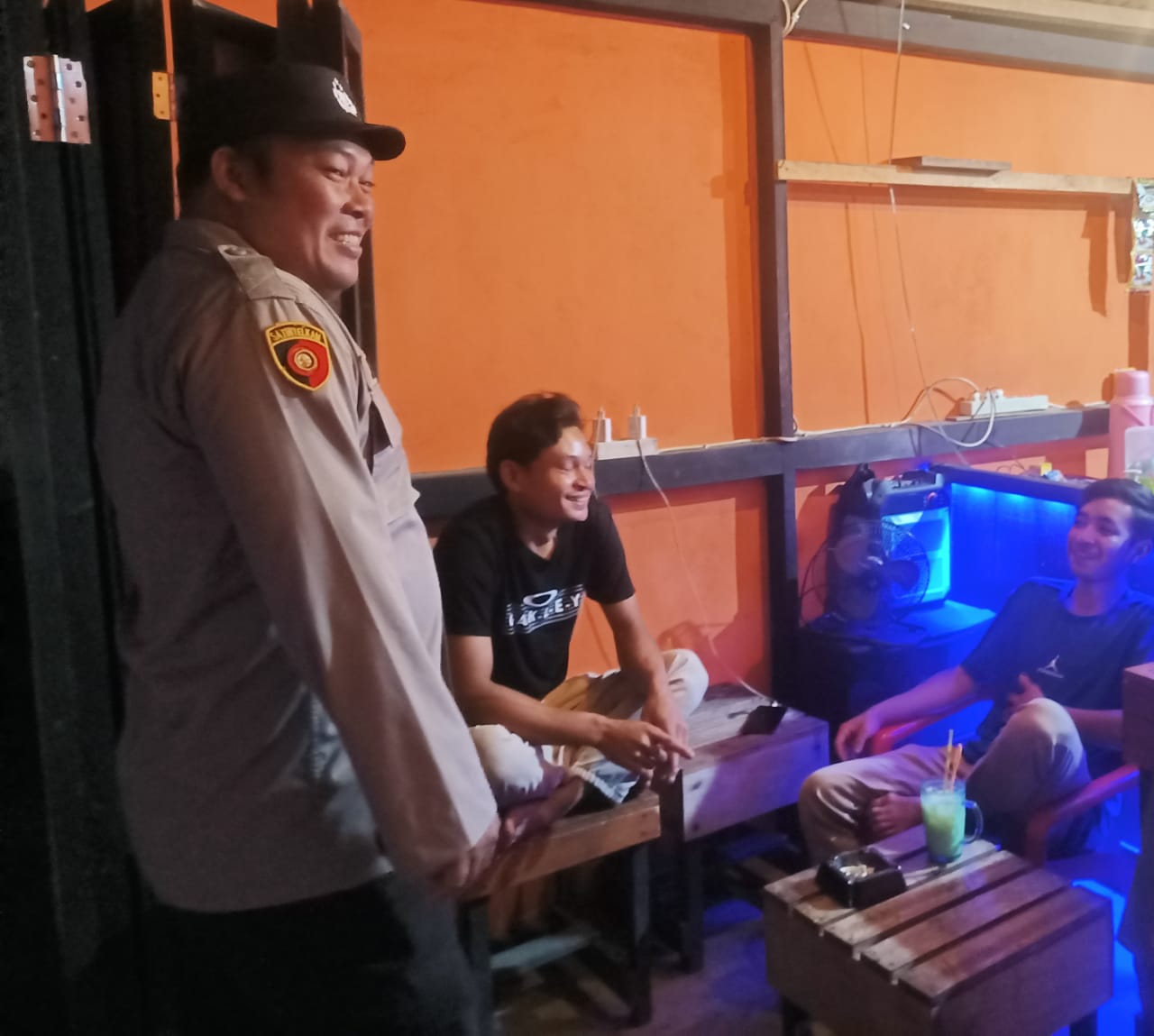 Ajak Jaga Kamtibmas, Polsek Sokan Sambangi Warga