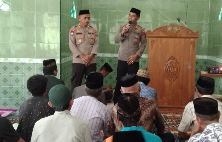 Polres Takalar Gelar Jumat Curhat di Kecamatan Sanrobone