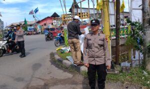 Satgas OMB Polda Kalbar Dampingi Petugas Bawaslu dan Satpol PP Lakukan Penurunan APK