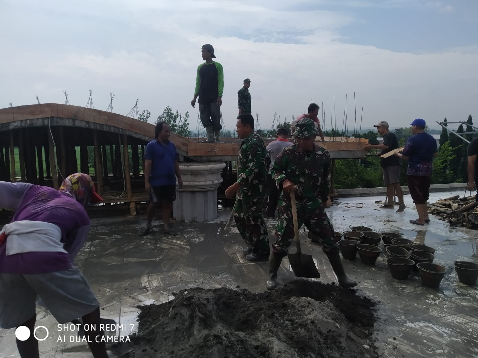 TNI di Lamongan Bangun Sarana Ibadah Utuk Warga