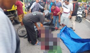 Terlindas Truk Trailer, Seorang Wanita Muda Pengendara Motor Tewas di Tempat