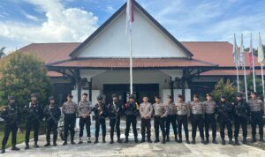 Polres Sekadau dan BKO Brimob Patroli Skala Besar Dalam Cipta Kondisi Pasca Pemilu 2024