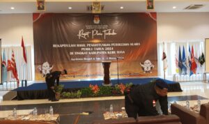 Tim Satgas Jibom Satbrimob Polda Kalbar Lakukan Sterilisasi Lokasi Rapat Pleno