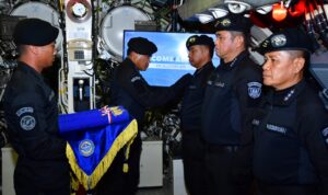 Panglima TNI Terima Brevet Kehormatan Hiu Kencana Kapal Selam TNI AL