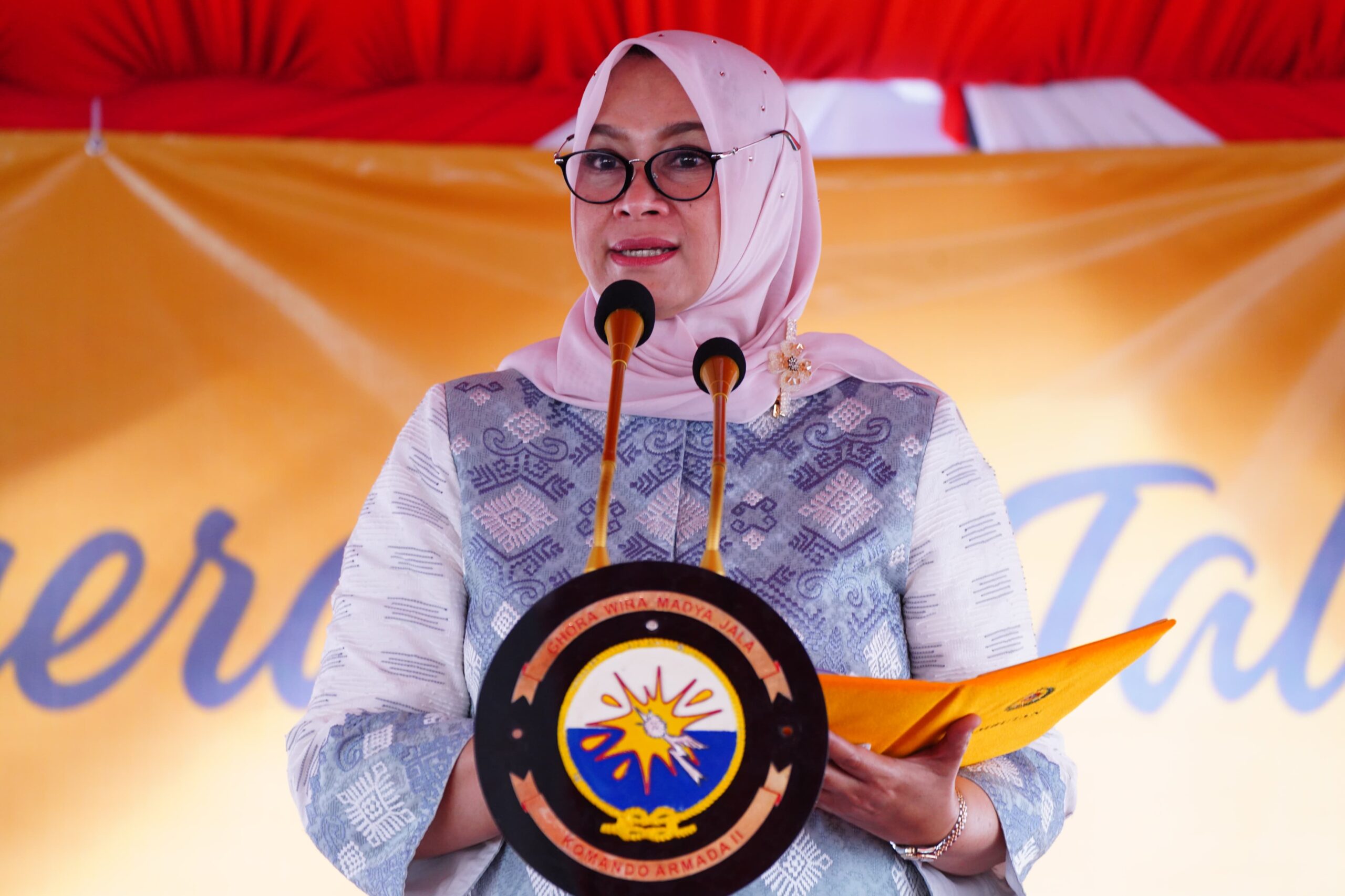 Ketum Dharma Pertiwi Berikan Santunan Kepada Ahli Waris “On Eternal Patrol” KRI Nanggala-402