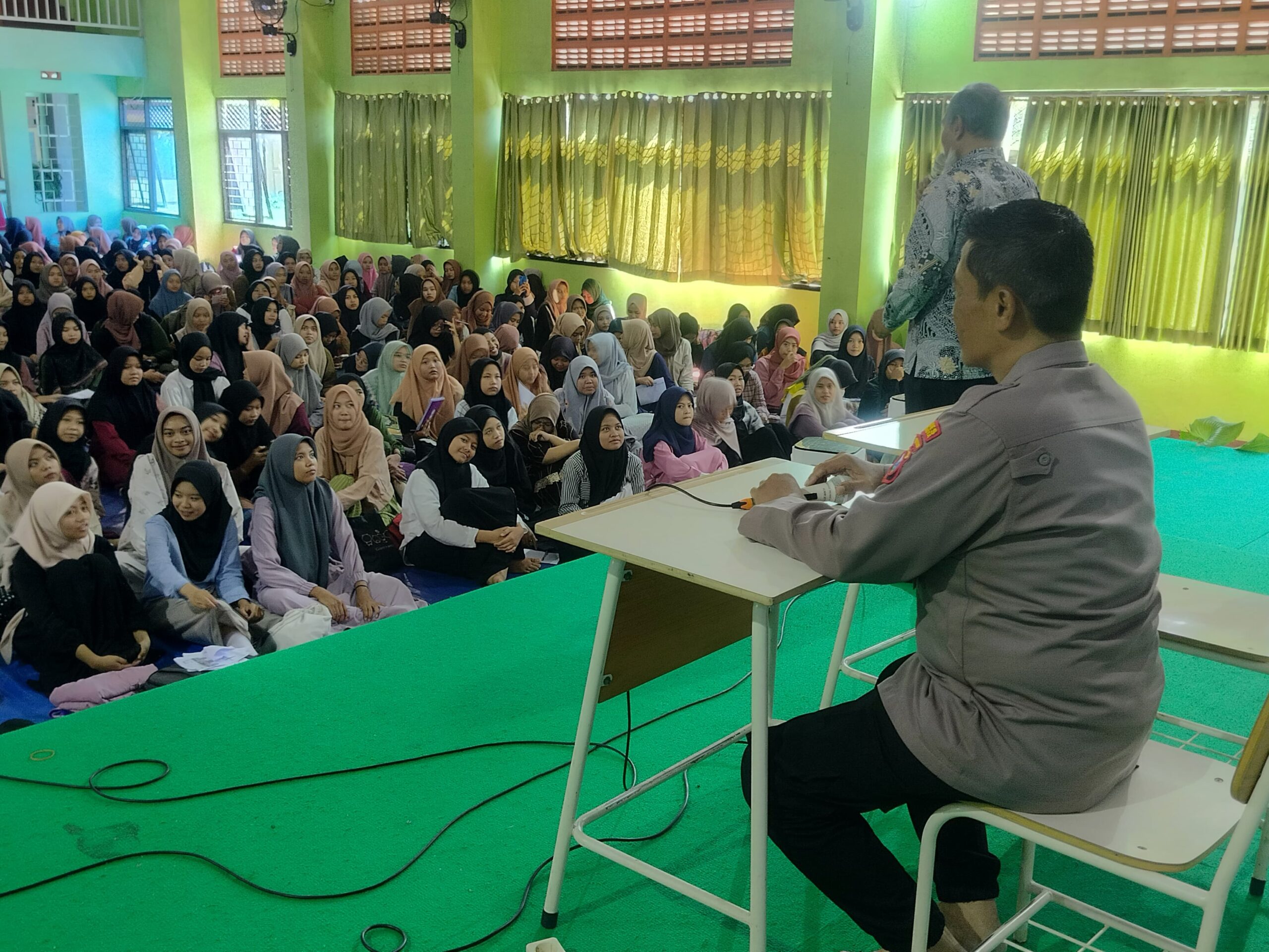 Kapolsek Mojoroto Ajak Pelajar SMK PGRI 2 Kediri Stop Aksi Bulliying