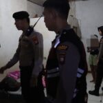 Asik Kelonan Enam Sejoli Kaget Lempar Selimut Akibat di Datangi Polisi