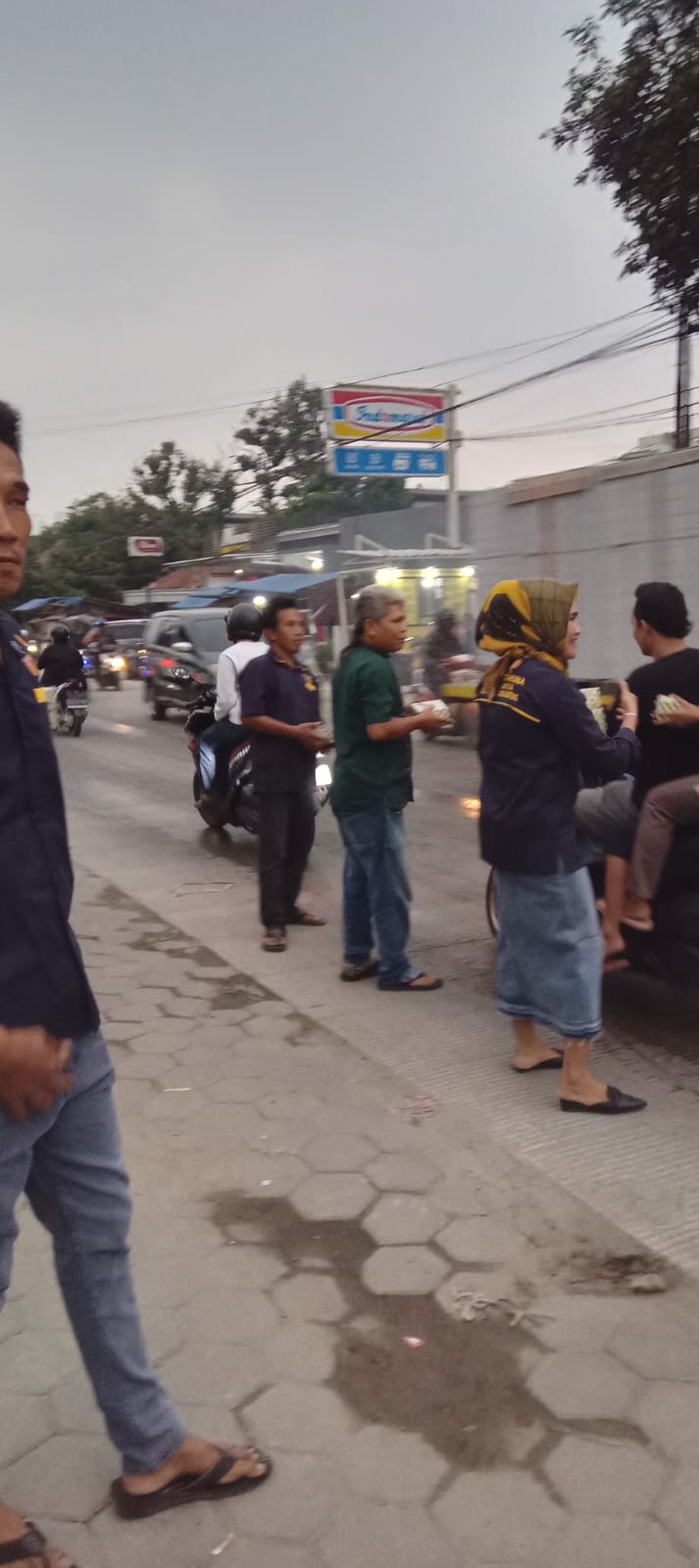 Karang Taruna Kembali Turun Kejalan Untuk Berbagi Takjil