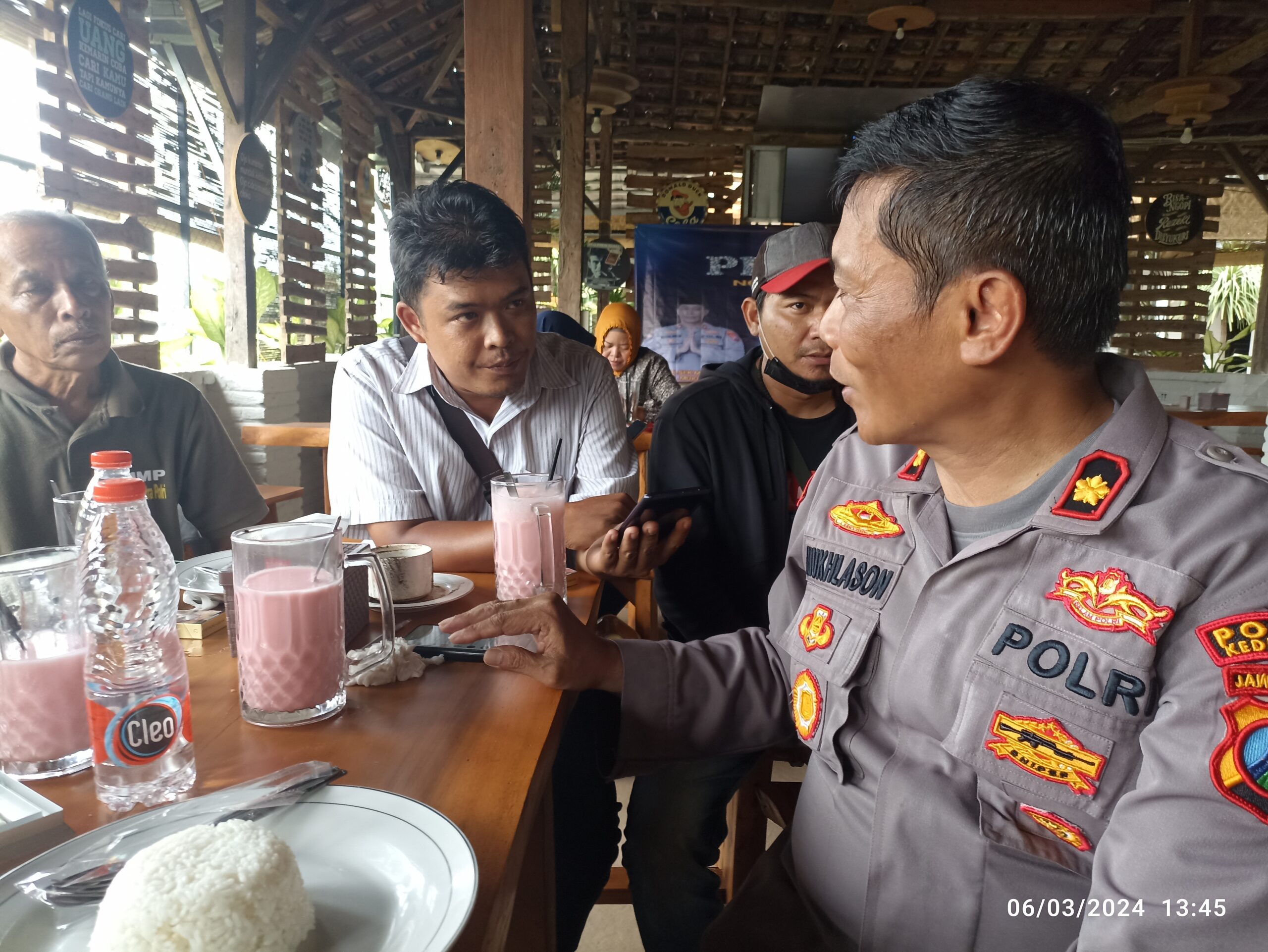 Kapolsek Mojoroto Gelar “ Ngopi Bareng Bersama Media “, Ajang Silaturahmi dan Perkuat Sinergitas