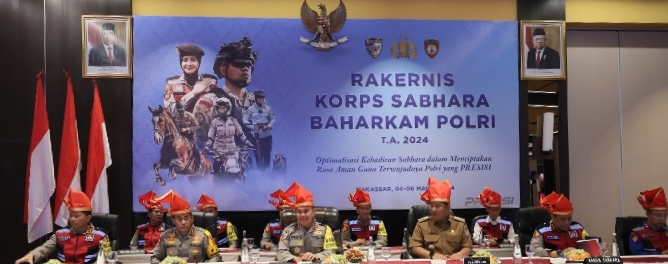 Kapolda Sulsel Hadir Bersama Kabaharkam Polri Yang Membuka Rakernis Korsabhara Baharkam Polri T.A 2024 di Makassar