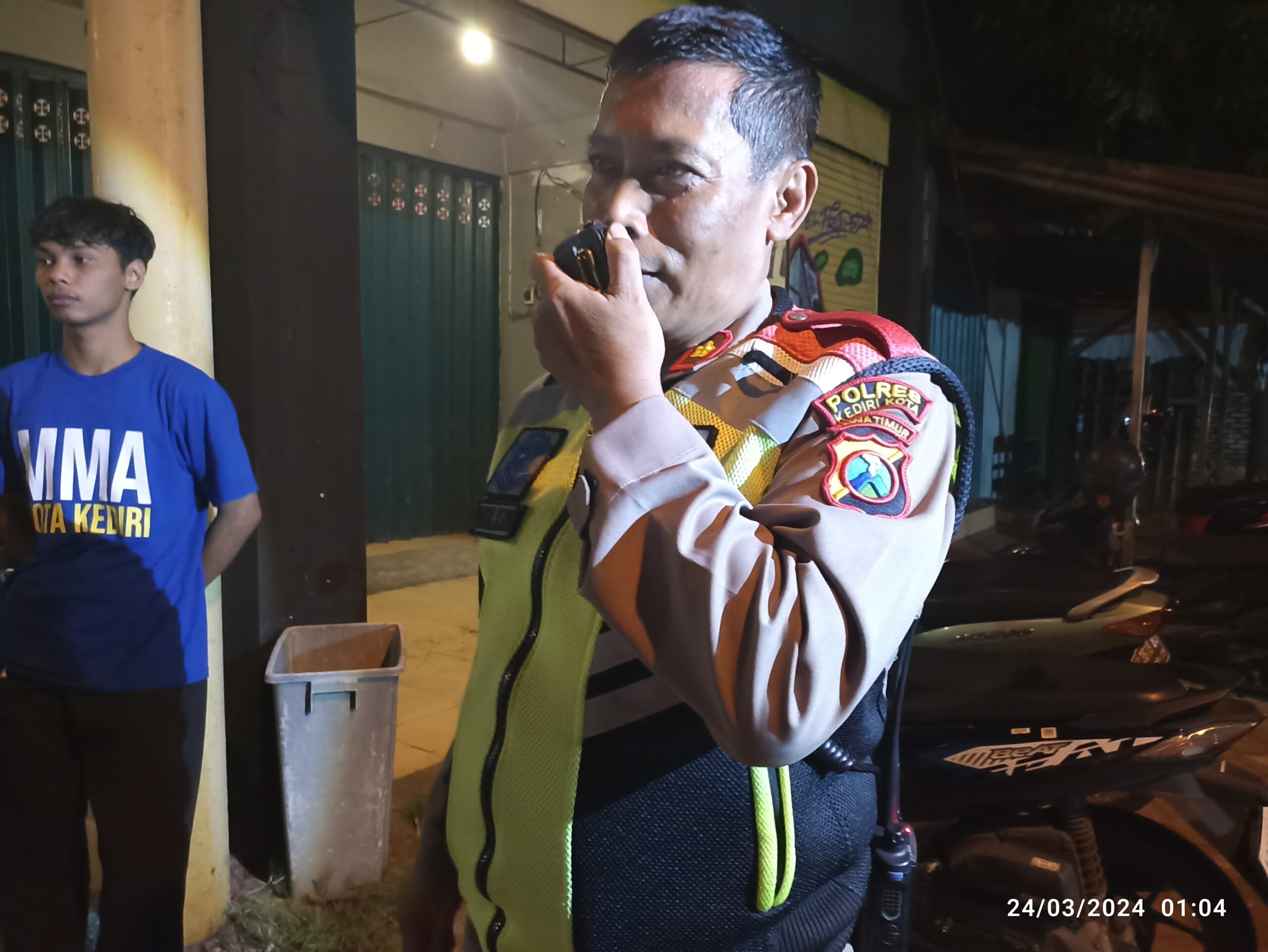 Acara Kumpul – kumpul yang Diwarnai Minum – Minuman Keras di Kafe, Puluhan Anggota Komunitas yang Berafiliasi pada Perguruan Pencak Silat ini Dihentikan Polsek Mojoroto, Ternyata ini Sebabnya ..!