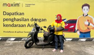 Emansipasi Wanita Di Tengah Modernisasi, Bukti Siapapun Bisa Jadi Supir Ojek Online