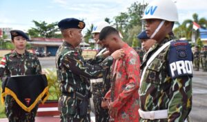 Upacara PTDH Dan Pemberian Reward Kepada Personel Satbrimob Polda Kalbar yang Berprestasi