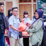 Peduli Sesama PT LAB Gelar Bazar dan Bagi Takjil