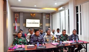BENTROKAN BRIMOB DAN TNI AL DI SORONG BERHASIL DIREDAM DAN BERAKHIR DAMAI