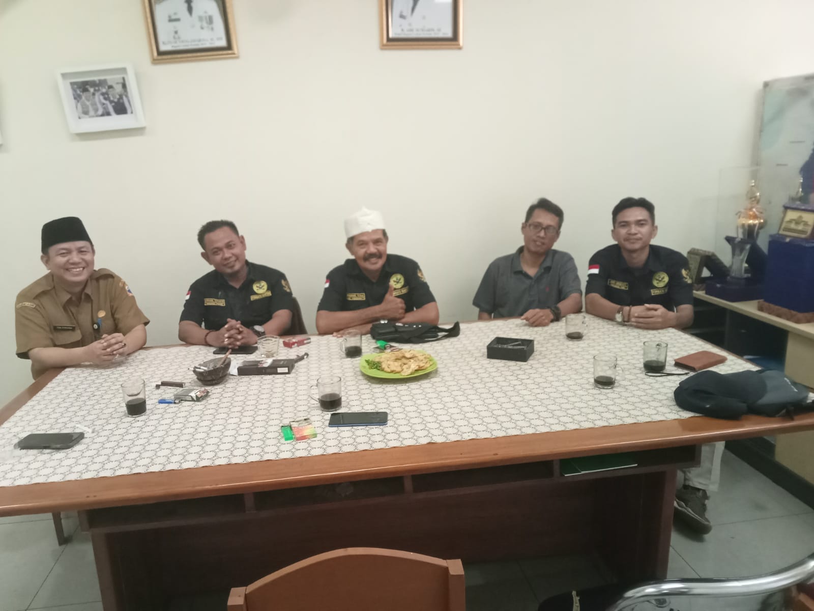 Temui Kesra Lebak, Forwatu Banten Siapkan Bantuan Tahap II untuk Musholla Cipanyi