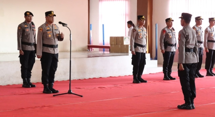 Polres Gowa Gelar Upacara Kenaikan Pangkat Pengabdian Anggota Polri dan ASN Reguler