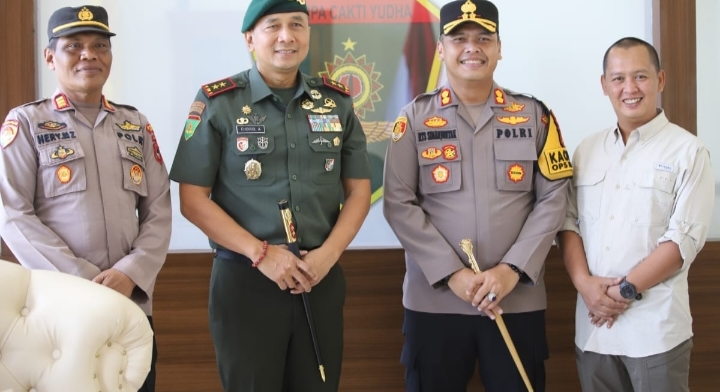 Tingkatkan Sinergitas TNI-Polri, Kapolres Gowa Sambangi Divif 3 Kostrad Pakkatto