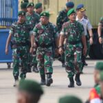 Kapoksahli Mewakili Pangdam XIV/Hsn Hadiri Upacara Purna Tugas Satgas Pamtas RI-PNG Mobile Yonif 433/JS/3/3 Kostrad