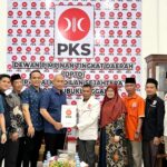 Yoppy Karim Ambil .Formulir Pendaftaran Bacalon Walikota Lubuk Linggau Dari PKS