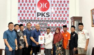 Yoppy Karim Ambil .Formulir Pendaftaran Bacalon Walikota Lubuk Linggau Dari PKS