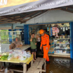 Patroli SAR Jajaran Satbrimob Polda Kalbar Mengantisipasi Jatuhnya Korban Akibat Banjir