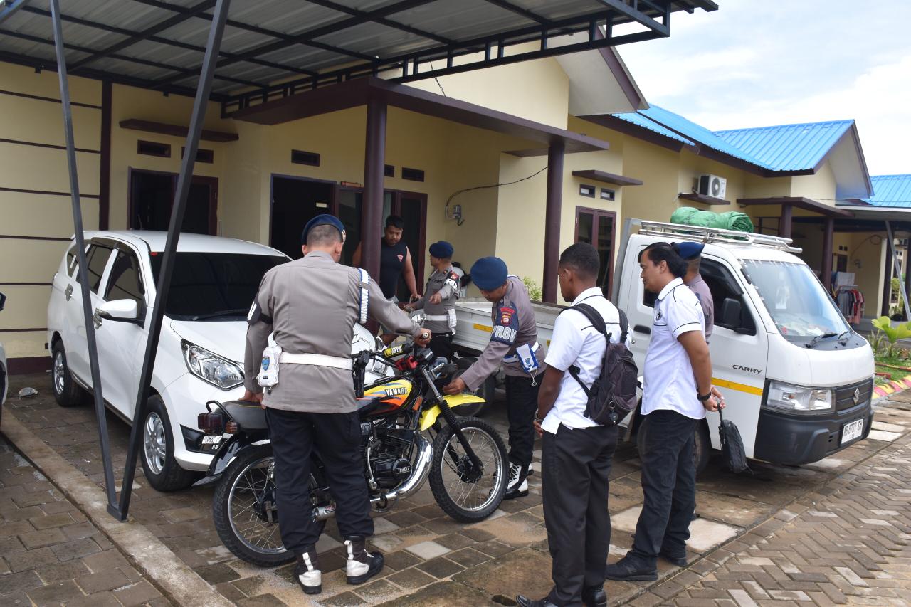 Pengecekan Kelengkapan Kendaraan Personel Satbrimob Polda Kalbar