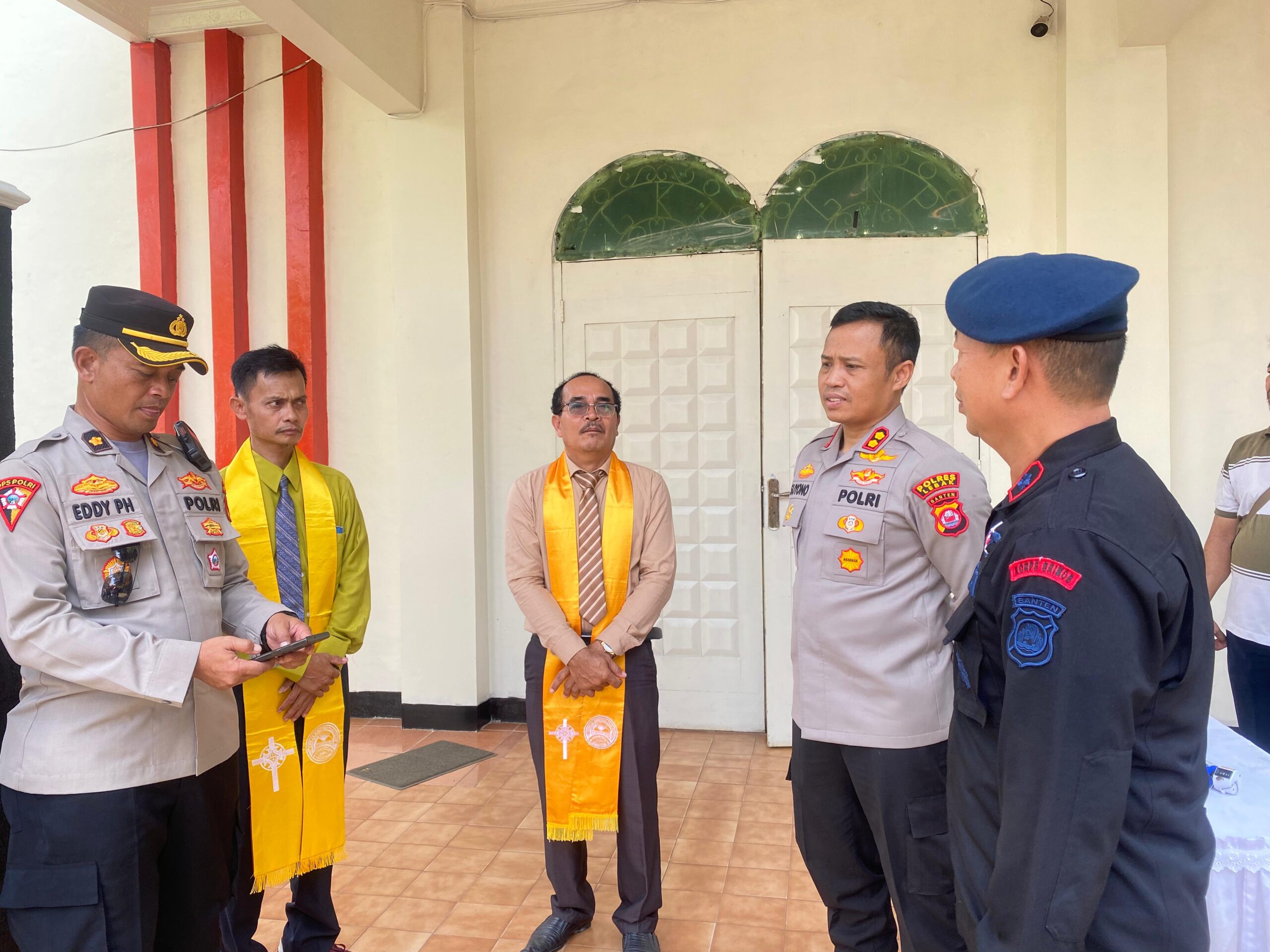 Pastikan Aman Kapolres Lebak Tinjau Pengamanan Peringatan Kenaikan Isa Al Masih di Gereja Pasundan Rangkasbitung
