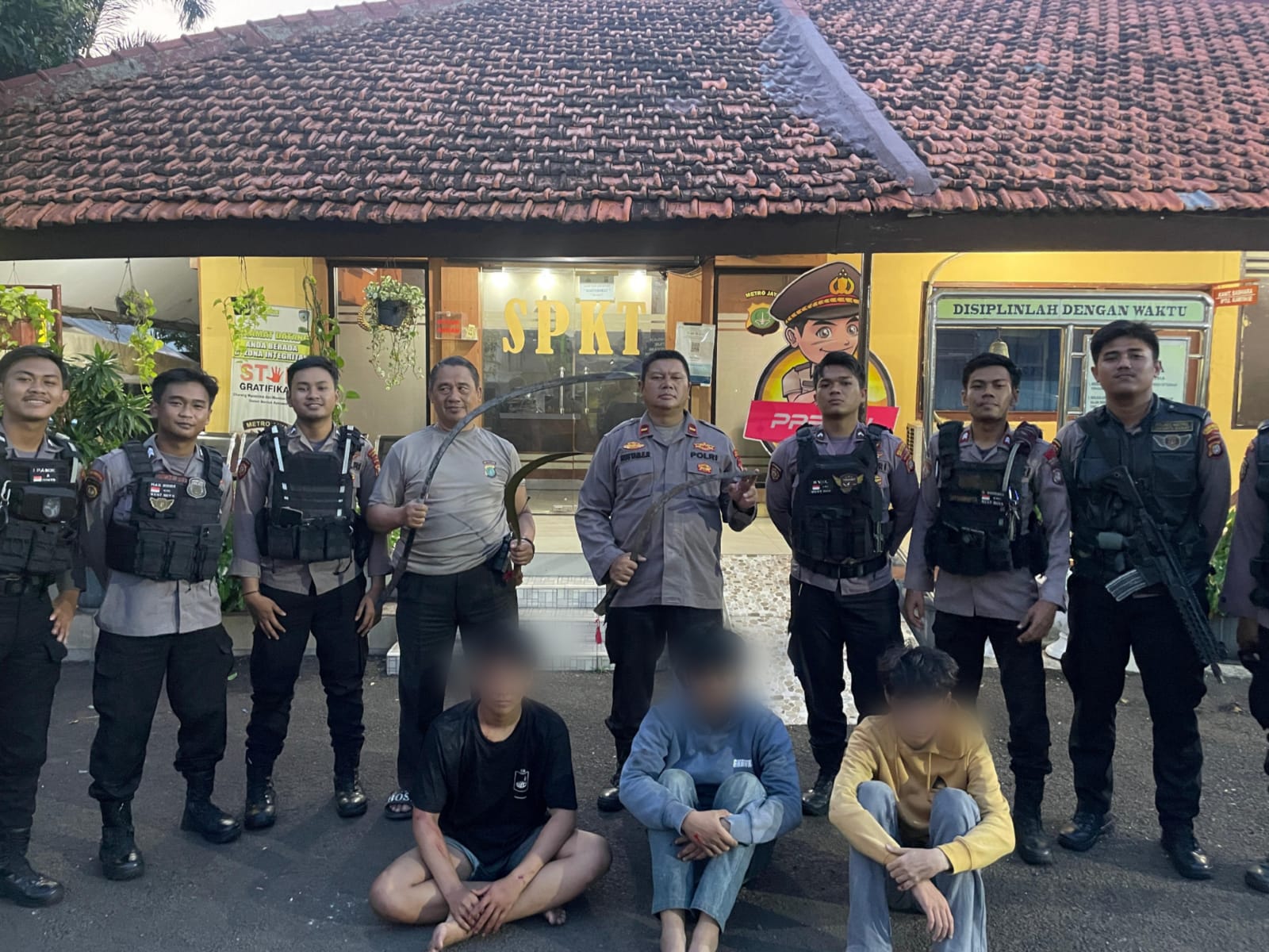 Polres Metro Jakbar Berhasil Amankan 19 Remaja Aksi Tawuran berikut Sajam di Dua Lokasi