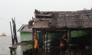 Tujuh Rumah Warga Kubu Rusa Diterjang Angin Puting Beliung
