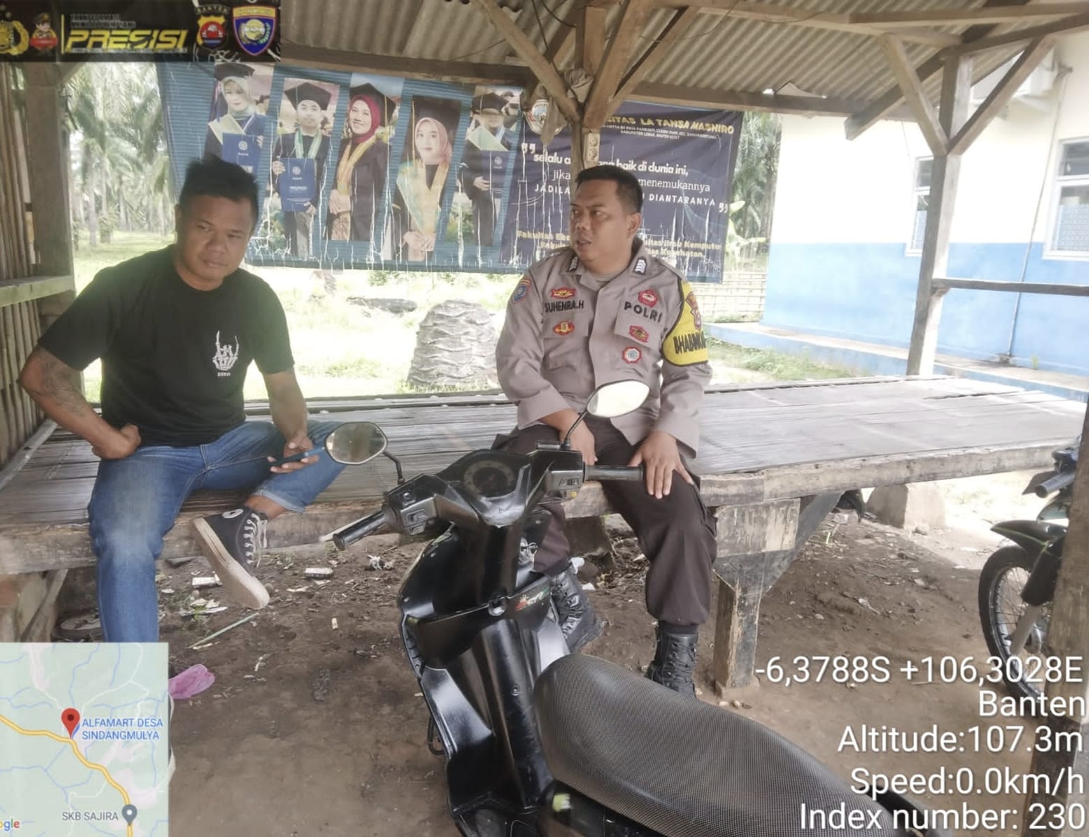 Bersilatuhrahmi dengan warga, Anggota Polsek Maja Polres Lebak Polda Banten menyampaikan harkamtibmas