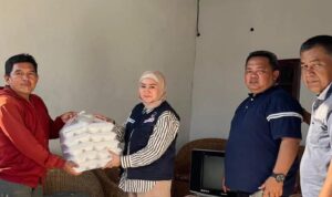 Yoppy Karim Bantu 1.100 Nasi Kotak Siap Saji Kepada Korban Banjir Lubuk Linggau