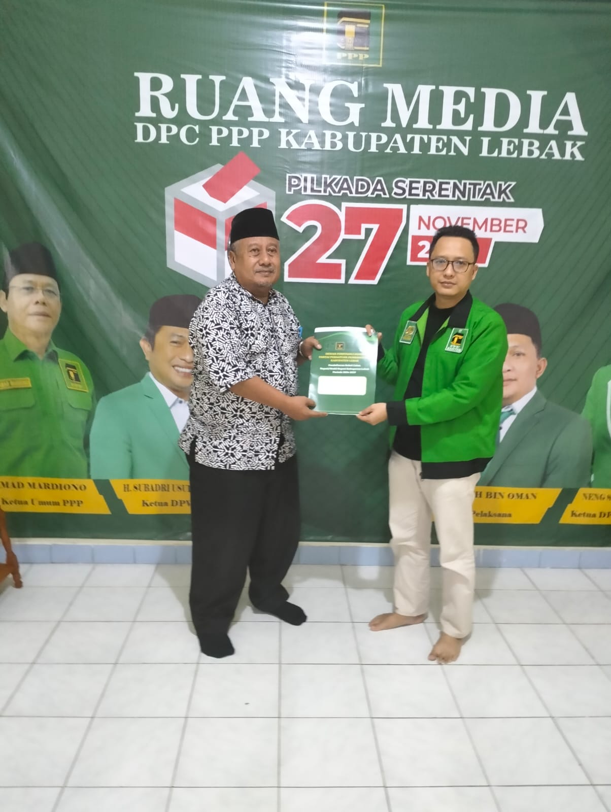 Bakal Calon Bupati Lebak H. Akhmad Jajuli S.pd Mengembalikan Formulir Pendaptaran ke kantor, DPC PPP