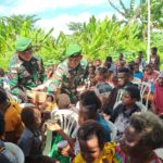 Satgas Yonif 125/SMB Bangun Pos Kamling Ke 4 di Distrik Ilwayab